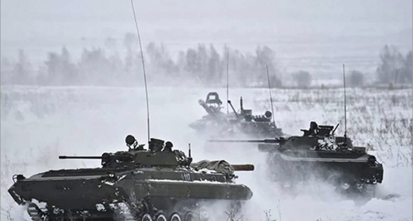 На полигонах в Брянской области проходит боевая подготовка в полевых условиях танковых батальонных тактических групп