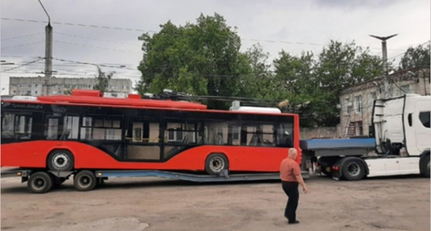 Брянск дождался второго красного троллейбуса