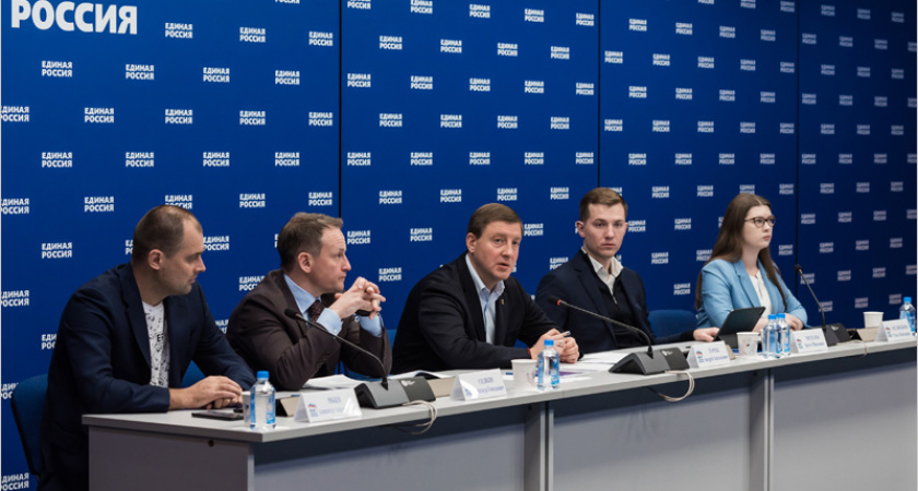 Волонтёрские центры «Единой России» обработали почти два миллиона заявок от медиков и граждан - Турчак