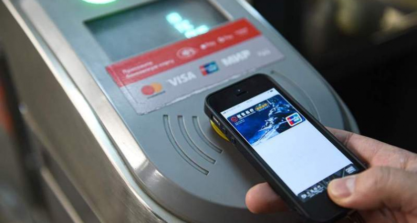 Российские банки вводят оплату картами Union Pay через смартфон