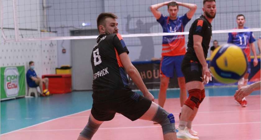 Брянские волейболисты вышли в полуфинал чемпионата ЦФО