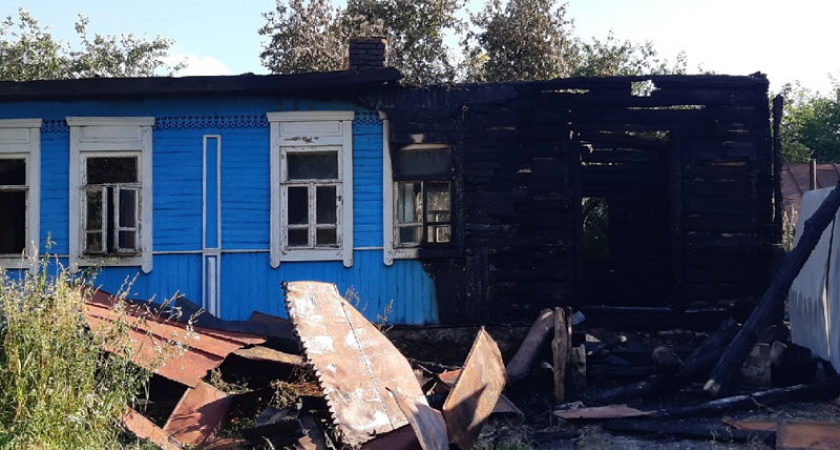В Брянской области собирают помощь пострадавшей от пожара многодетной семье из Зёрново