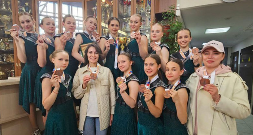Брянские фигуристки стали третьими на турнире памяти Толмачёвой-Гранаткиной