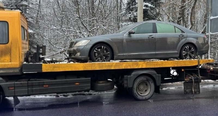 Карачевский автолюбитель оплатил полторы сотни штрафов ГИБДД только после ареста автомобиля