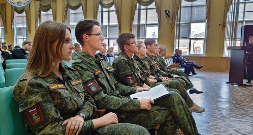 Военная профориентация в БГТУ: студентов позвали в научные роты