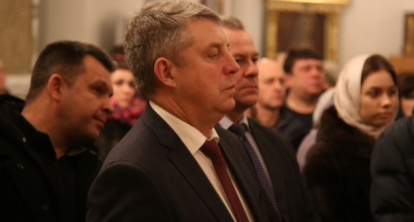 Брянский губернатор на Рождество в храм не пошёл, но поздравил всех в полночь