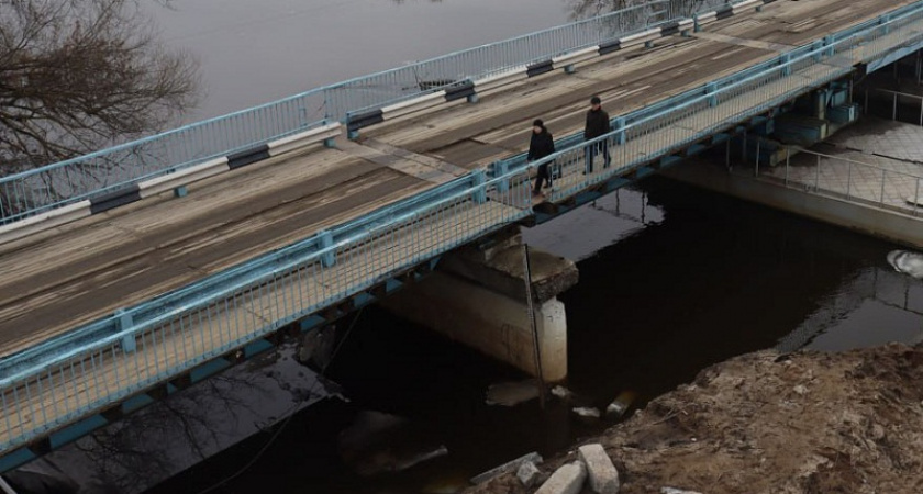 Понтонный мост в Брянске будет перемещён в 2025 году от Набережной существенно выше по течению