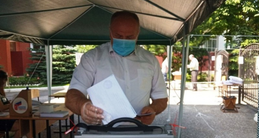 «Крайне важно, что в Конституции закрепляется целостность и неделимость территории России» - Бугаёв