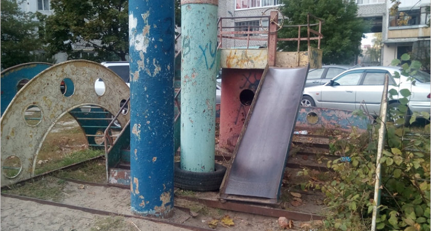 Детские площадки в Брянской области не соответствуют требованиям стандартов - прокуратура