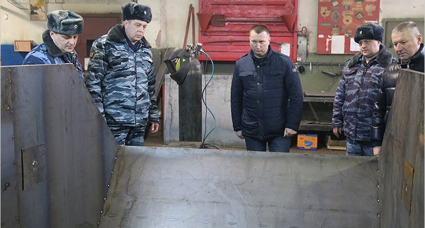 Контракт на мусорные контейнеры принёс брянскому УФСИН 10 млн. рублей