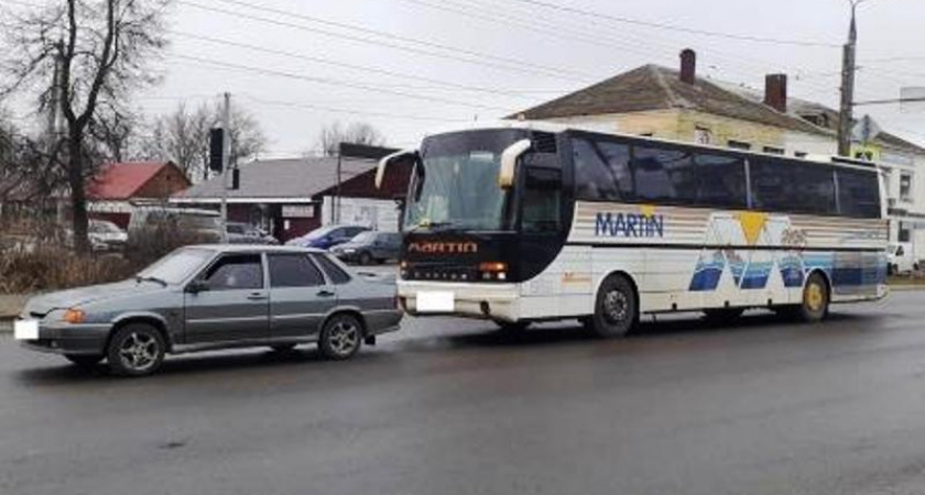 Калужский автобус с детьми попал в ДТП в Брянске