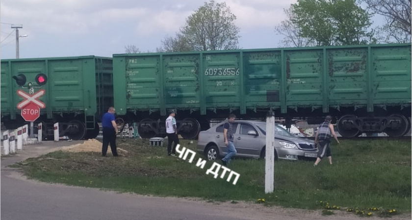 В Брянской области произошло первое в этом году ДТП на железнодорожном переезде