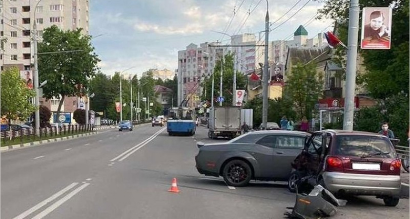 В аварии на улице Дуки женщина-водитель получила тяжёлые травмы