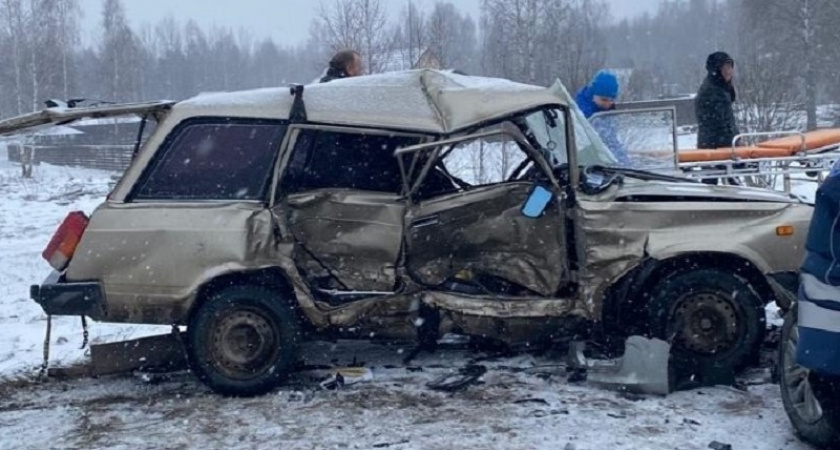 ДТП под Жуковкой: после массовой аварии четыре человека из двух машин оказались в больнице с травмами и переломами