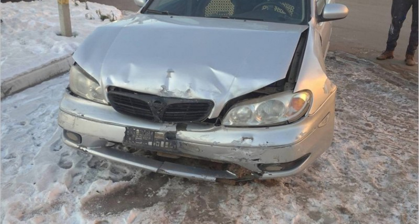 Столкновение машин на Флотской закончилось серьёзными травмами у одной из пассажирок