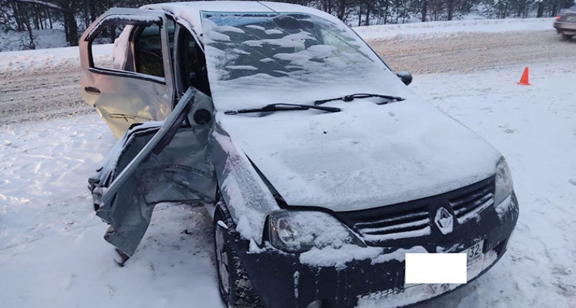 ДТП под Сельцо: две пожилых женщины получили тяжёлые травмы в разбитой машине