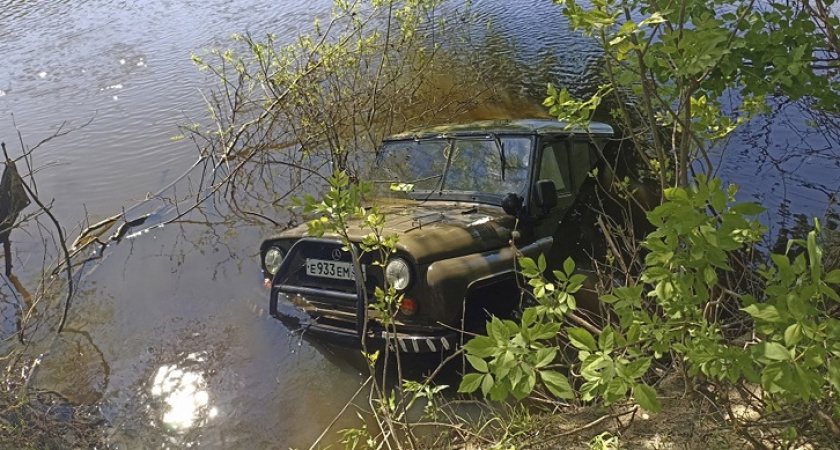 Водитель, утопивший под Брянском внедорожник с пассажиркой, получил пять лет колонии