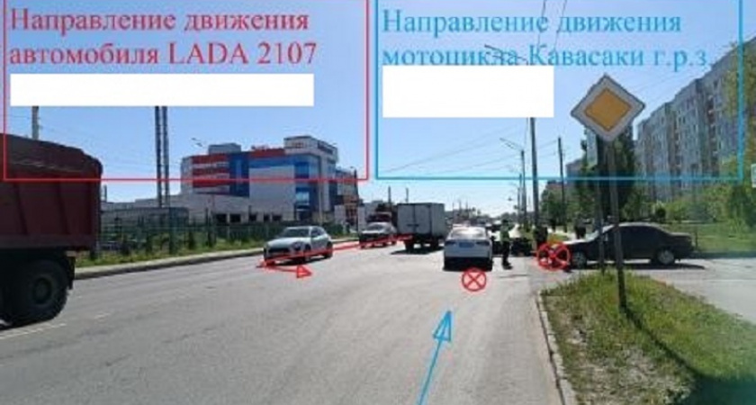 ДТП в Брянске: пенсионер на «семёрке» снёс байкера на Kawasaki