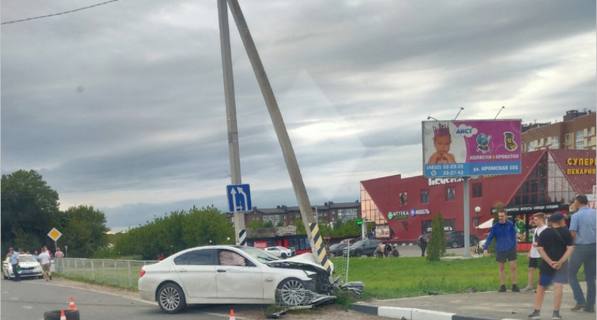 В Почепе при столкновении с легковушкой погиб водитель мопеда