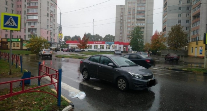 В Брянске попала под колёса автомобиля 16-летняя девушка