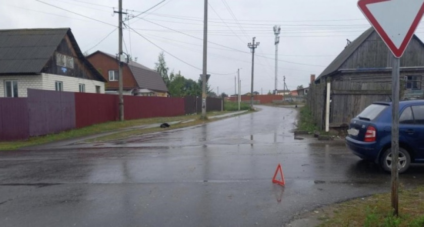 В Брянске велосипедист попал под машину и отделался лёгким испугом