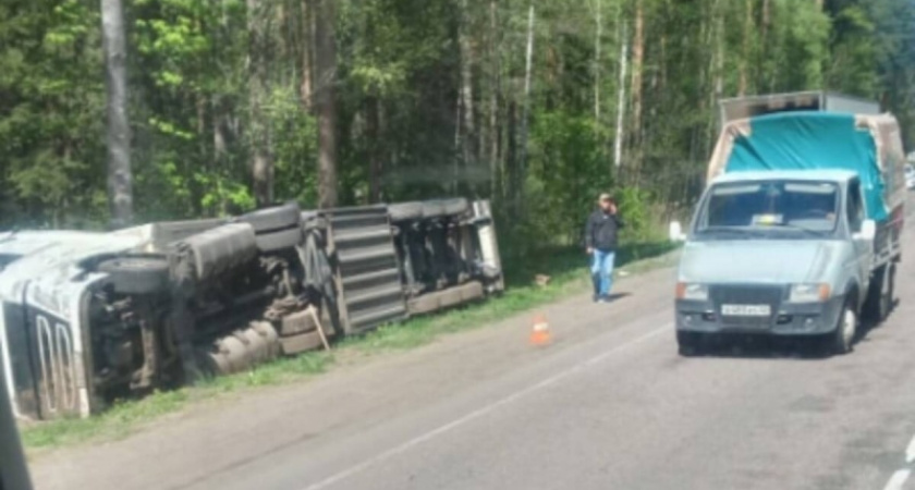 Брянский дальнобойщик умер во время рейса. Проводится расследование