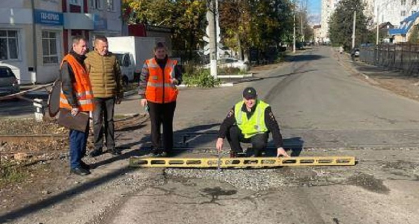 Дорожная полиция Брянска потребовала отремонтировать ведомственные железнодорожные переезды