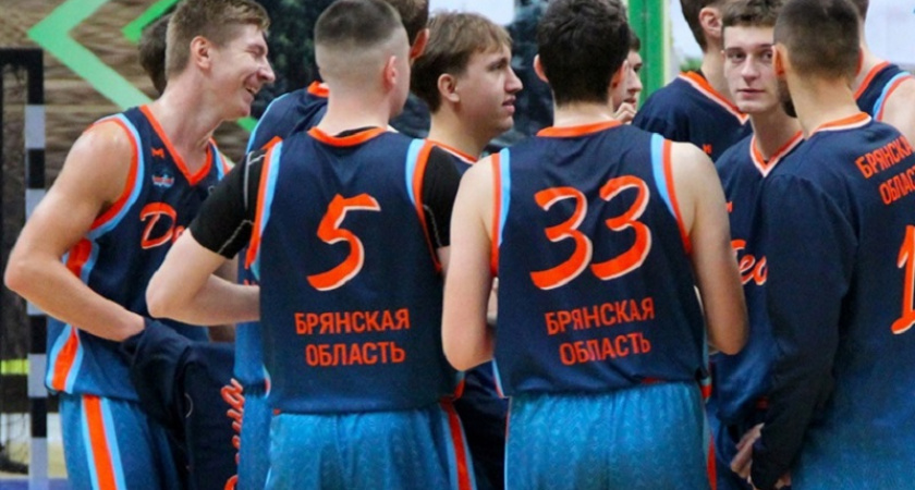 Баскетбольная «Десна-2» разгромила соперников в Тамбове и уверенно возглавила турнирную таблицу