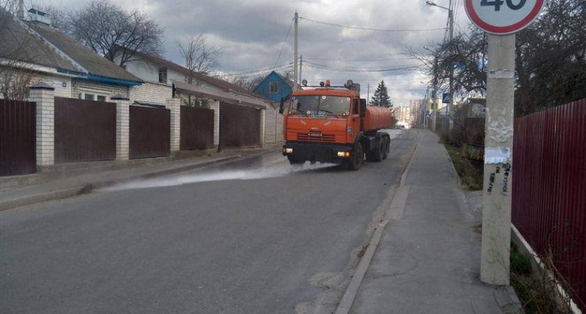 За воскресенье в Брянске дорожники продезинфицировали больше 90 улиц