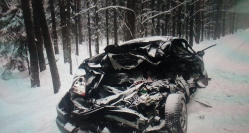 В результате столкновения грузовика и лекговушки под Брянском госпитализирована женщина