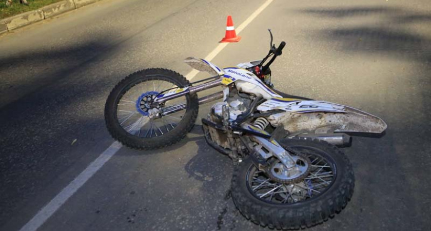 В селе под Жуковкой разбились трое подростков на питбайках