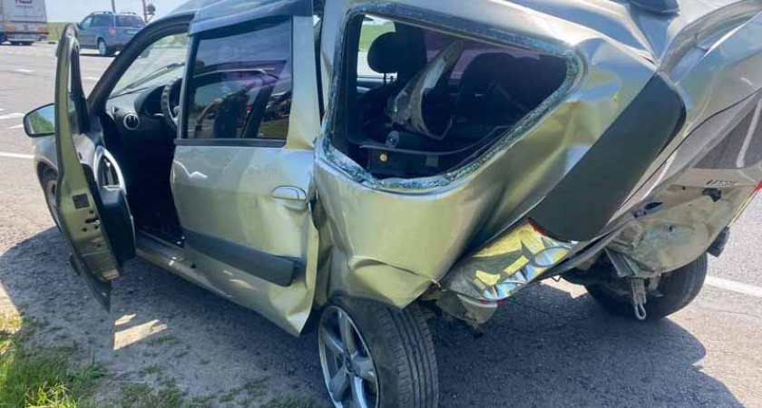 На трассе А-240 под Унечей иномарка въехала в «Ларгус», водитель отечественной «легковушки» в больнице