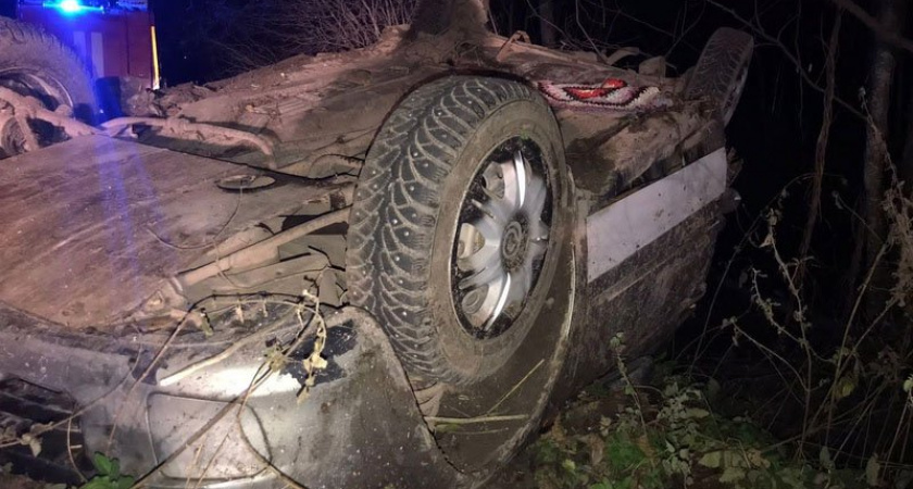 Водитель LADA разбился насмерть, улетев в кювет по дороге на Клетню, пассажирка госпитализирована
