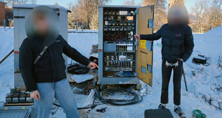 Московские школьники подожгли релейный шкаф ради вознаграждения от неизвестного