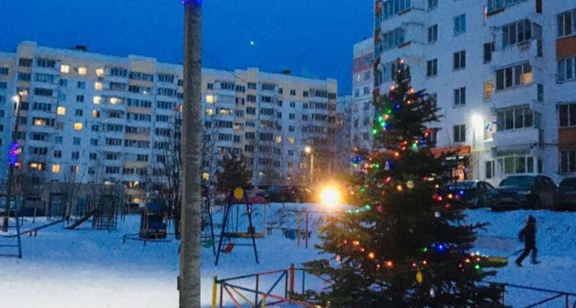 В центре Брянска объявили конкурс на лучшее новогоднее оформление дворов