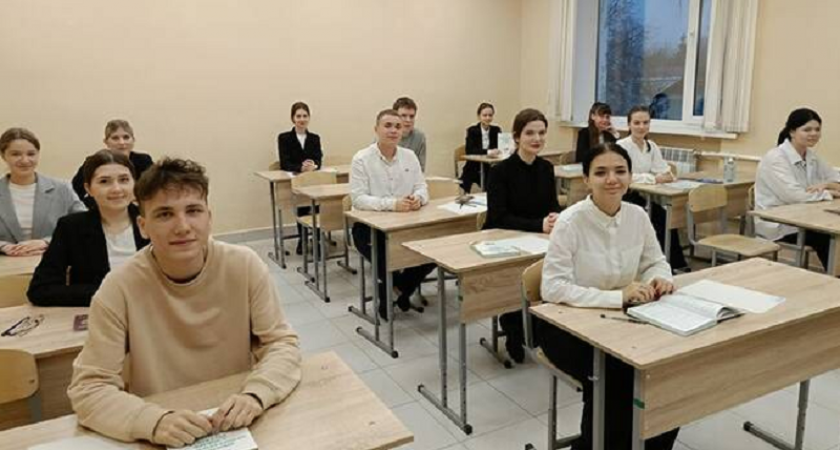 Пять тысяч выпускников брянских школ написали итоговое сочинение