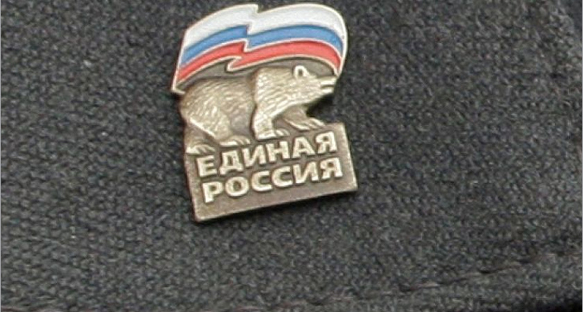Брянский губернатор-единоросс порекомендовал своим однопартийцам носить партийные значки