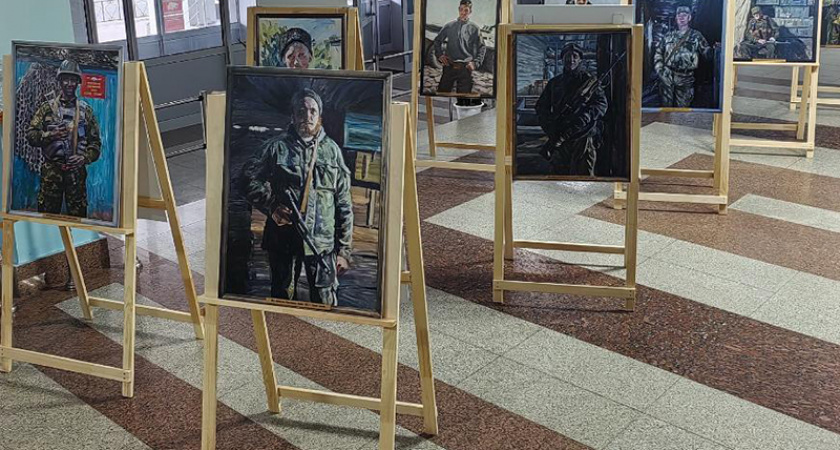 Выставка картин «Непокорённый Донбасс» открылась в учебном корпусе БГТУ