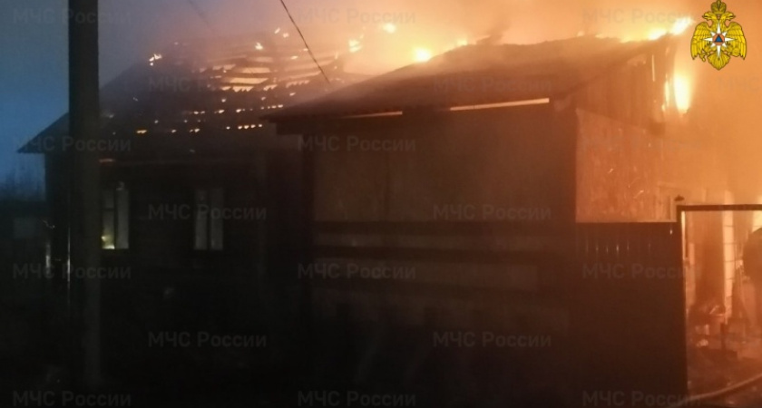 В Клетне рано утром сгорело подворье. Жертв нет