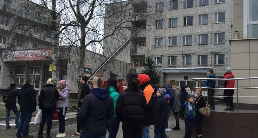 В Брянске горело общежитие колледжа искусств. Жертв нет
