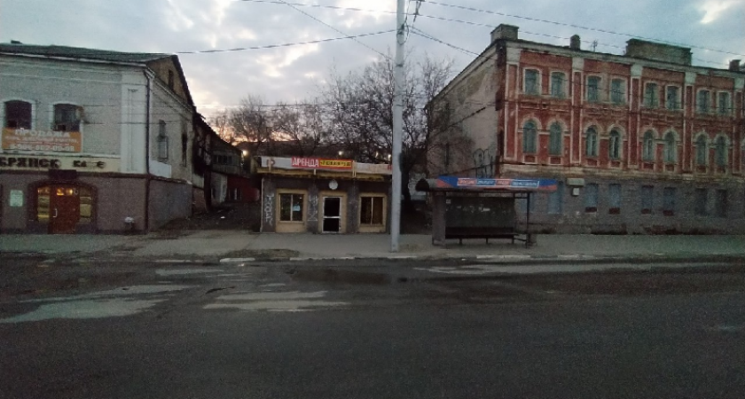 Пожаром серьёзно повреждён самый старый жилой дом Брянска