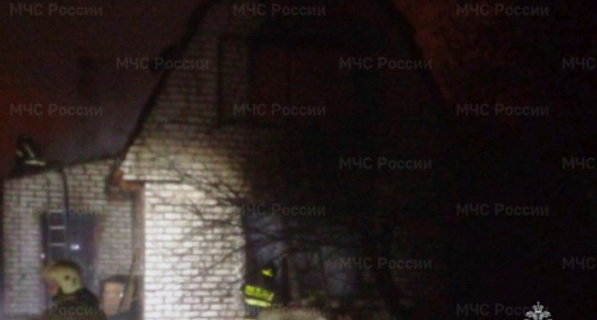 В сгоревшем частном доме в Клинцах погиб его хозяин-инвалид