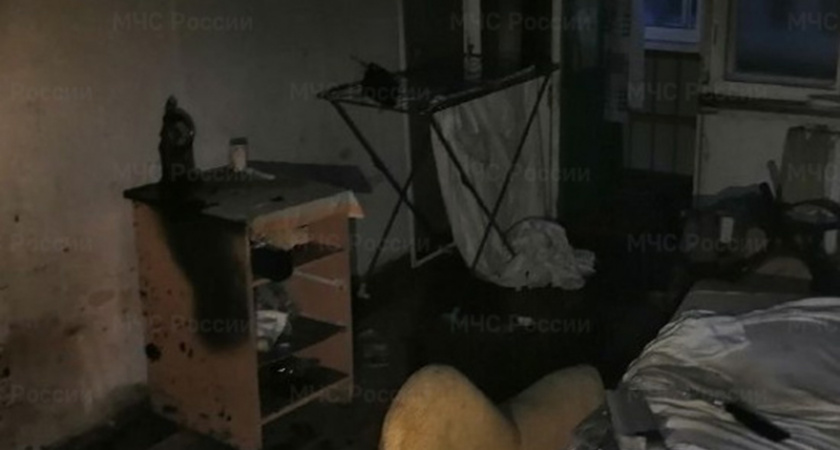 Пожар в Брянске: выгорела квартира в панельной пятиэтажке, спасена хозяйка квартиры