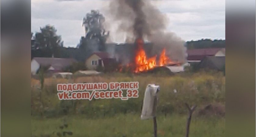 Под Брянском сгорел частный сарай