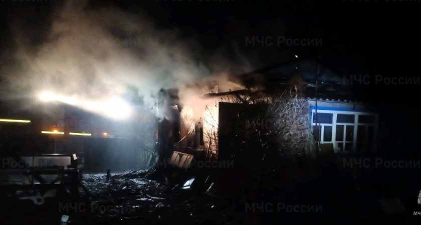 В климовской деревне в пожаре днём в среду погибли двое мужчин