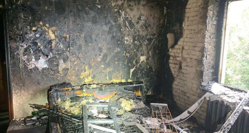 В Бежице утром сгорела квартира в многоэтажке: хозяйка получила ожоги, семь человек эвакуировали