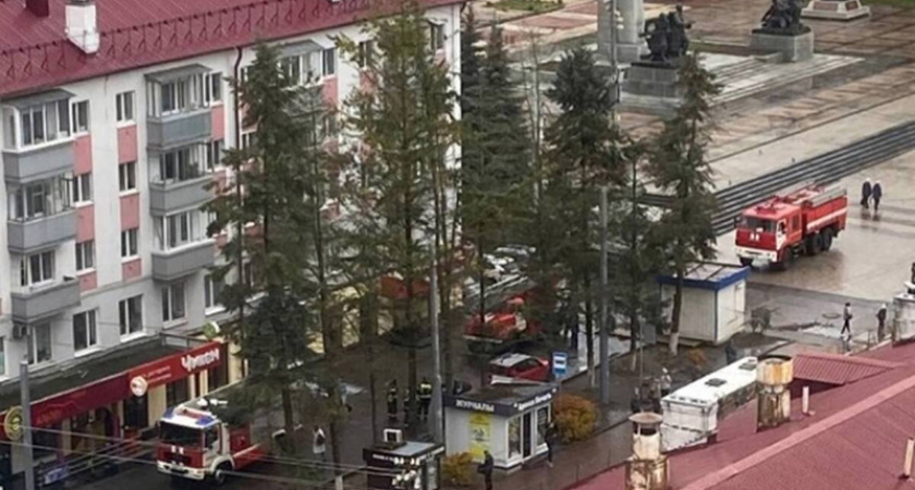 Пожарные в центре Брянска: в понедельник – реальный пожар, во вторник – учения