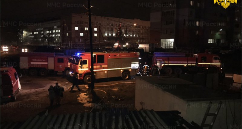 В Брянске на Новостройке горело частное подворье. Пострадавших нет