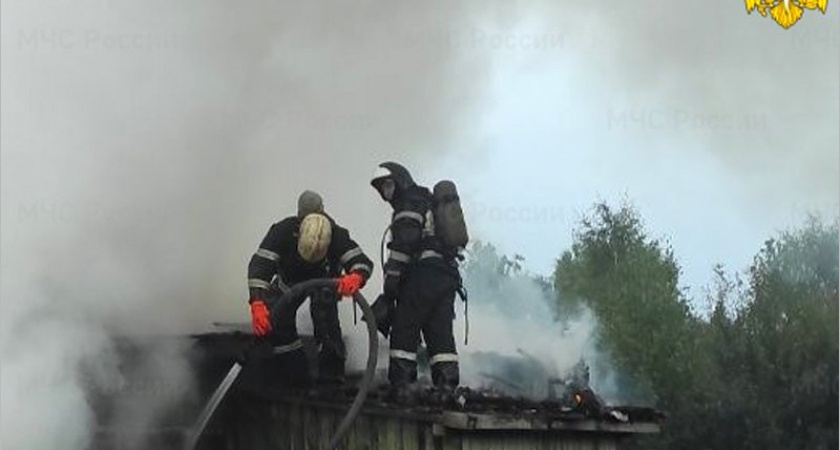 В сгоревшем частном доме в Брянске погиб пожилой мужчина