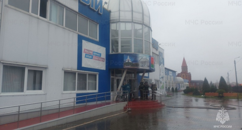 Пожар в Ледовом дворце в Брянске: пострадавших нет, справились быстро